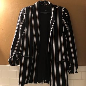 ONE 5 ONE Long black blazer with white stripes